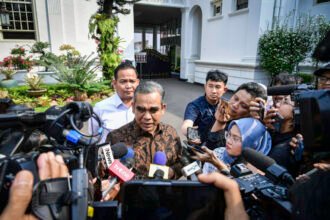 Presiden Prabowo Bahas Evaluasi Direksi BUMN dan Isu Kemanusiaan Palestina di Istana Merdeka