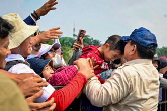 Dari Aspirasi hingga Hadiah Topi, Cerita Buruh tentang Perhatian Presiden Prabowo