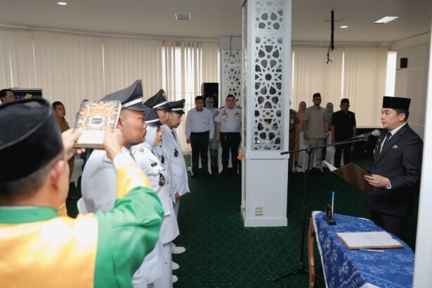 Bupati Andi Rudi Latif Lantik Kades Antar Waktu: Ingatkan Pemimpin Tidak Lepas Dari Fitnah, Adu domba dan Penghianatan