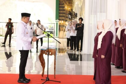 Bupati Andi Rudi Latif Lantik Pengurus GOW Tanah Bumbu 2025–2030