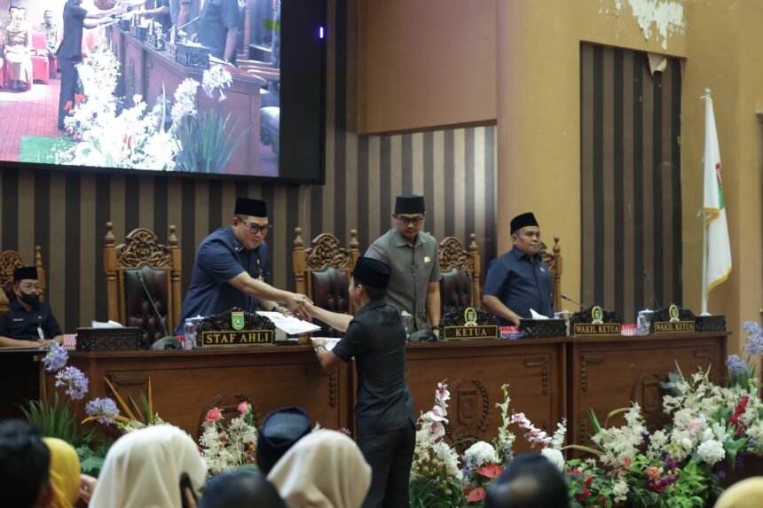 Pemandangan Umum Fraksi terhadap Raperda LPj APBD Tanah Bumbu TA 2024