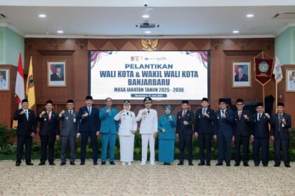Bupati Andi Rudi Latif Hadiri Pelantikan Walikota dan Wakil Walikota Banjarbaru