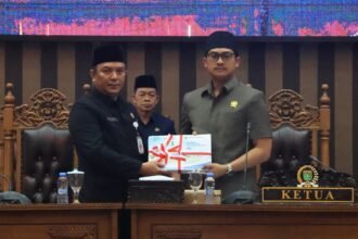 Pemkab Tanah Bumbu Sampaikan LPj APBD 2024 dalam Rapat Paripurna DPRD