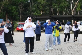 Andi Irmayani Rudi Latif Pimpin Aksi Jumat Bersih dan Senam Sehat TP PKK