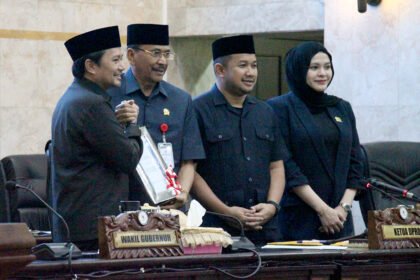 Wagub Kalsel Sampaikan Penjelasan Gubernur atas 3 Raperda di Rapat Paripurna DPRD