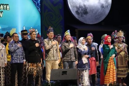 Menbud Fadli Zon Membuka Secara Resmi Temu Karya Taman Budaya se-Indonesia