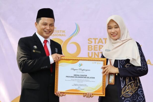 Media Center Kominfo Kalsel Raih Penghargaan dari BPS sebagai Media Teraktif Penyebar Informasi Statistik