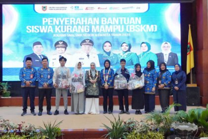 Tekan Angka Putus Sekolah, Disdikbud Salurkan BSKM Kepada 10.030 Pelajar SMA/SMK di Kalsel