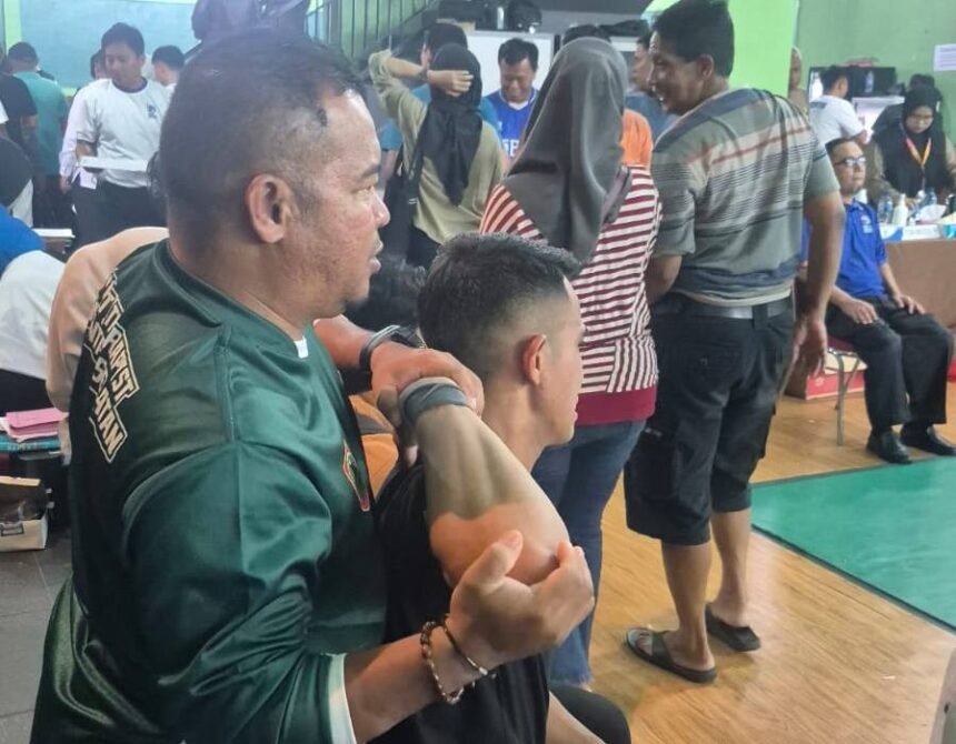 Tim Terapis Kalsel Sigap Berikan Penanganan Atlet korpri Kalsel di Ajang Pornas XVII 2025 Palembang 