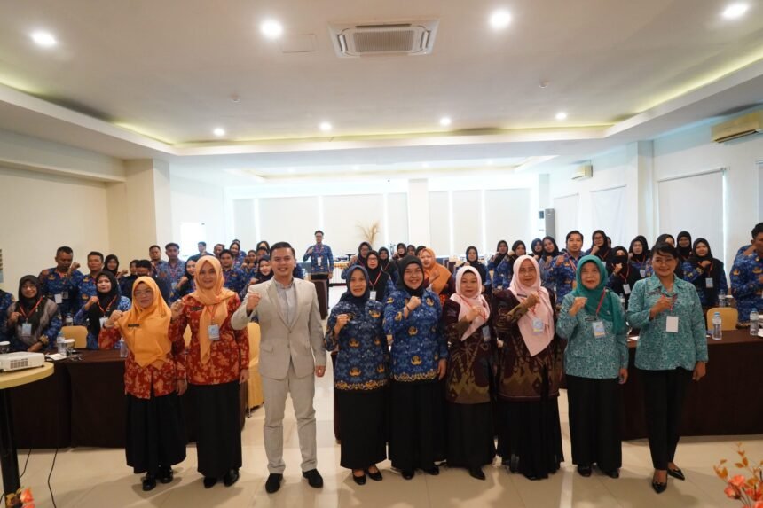 Pemkab Tanbu Gelar Bimtek Public Speaking untuk Tingkatkan Kualitas SDM Kader dan Petugas DP3P2KB