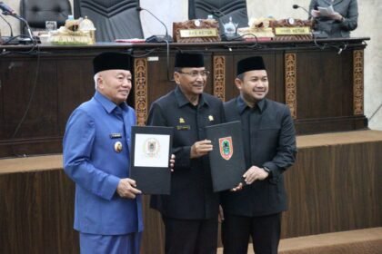 Gubernur Muhidin Apresiasi DPRD atas Penetapan Perda Grand Desain Pembangunan Kependudukan Kalsel