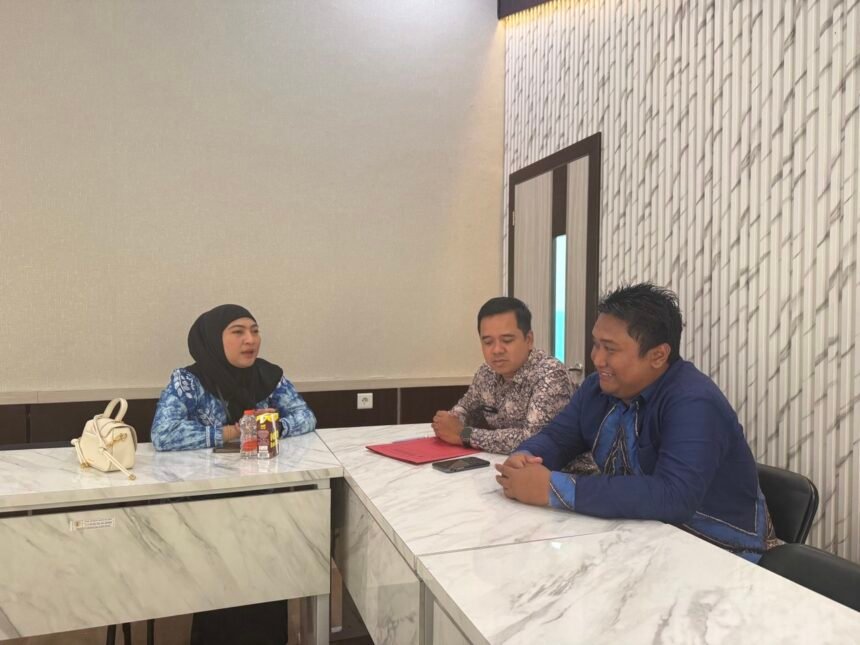 Dinas Kominfo Kalsel Monitoring Pengelolaan Media Center di Kabupaten HST