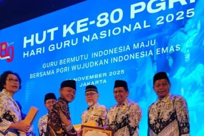 Administrasi Terbaik, PGRI Kalsel Sabet Penghargaan Nasional SIK PGRI 2025