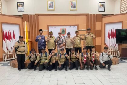 Dinsos Kalsel Lepas Tim Relawan Tagana Bantu Penanganan Banjir dan Longsor di Sumatera Barat