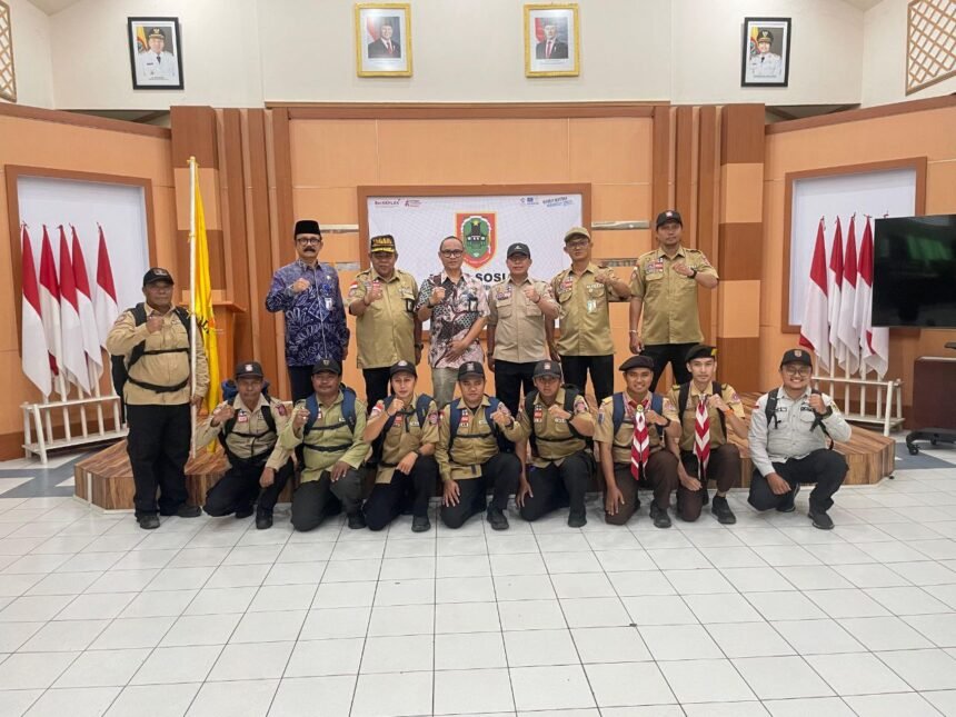 Dinsos Kalsel Lepas Tim Relawan Tagana Bantu Penanganan Banjir dan Longsor di Sumatera Barat