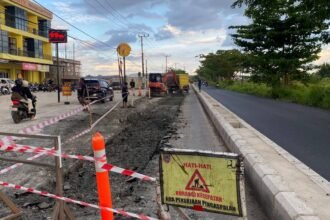 PUPR Kalsel Tindaklanjuti Laporan Warga, Lakukan Perbaikan Jalan di Simpang 4 Gatot Subroto–Lingkar Dalam Selatan Banjarmasin