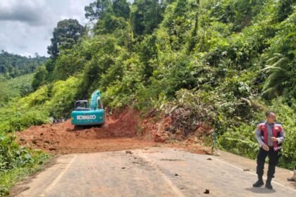 PUPR Kalsel Gerak Cepat Tangani Longsor yang Timbun Jalan Alternatif Banjarbaru–Batulicin