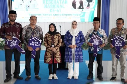 Pemkab Tanah Bumbu Peringati HKN ke-61, Sediakan Layanan Kesehatan Gratis dan Serahkan Kunci Empat Puskesmas Pembantu