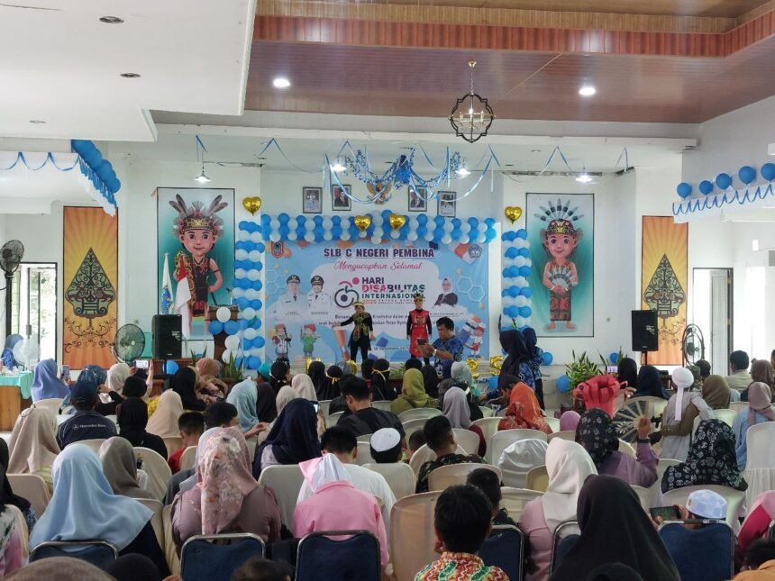 Apresiasi Kreativitas Siswa SLB-C Negeri Pembina, Disdikbud Kalsel Tegaskan Komitmen Pendidikan Inklusif di Peringatan HDI 2025