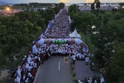 Lautan Putih di Batfest 2025: Andi Irmayani Ikuti Jalan Sehat Bersama 30 Ribu Peserta