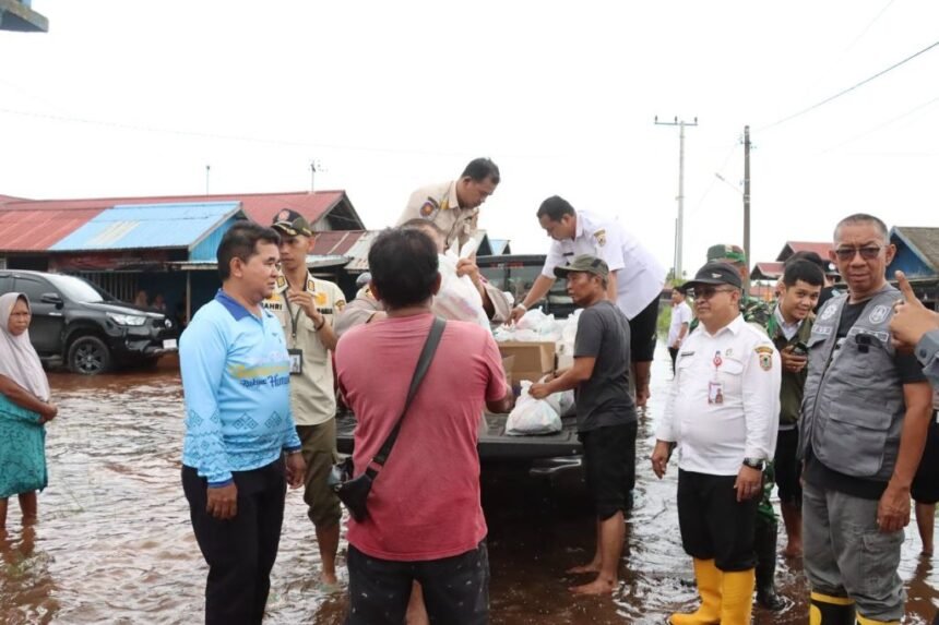 Pemprov Kalsel Salurkan Bantuan Bagi Warga Terdampak Banjir di Kurau