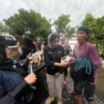 UPTD Pelayanan Krisis dan Epidemi Kesehatan Kalsel Berikan Pelayanan Kesehatan Kepada Masyarakat Terdampak Banjir di Sungai Tabuk