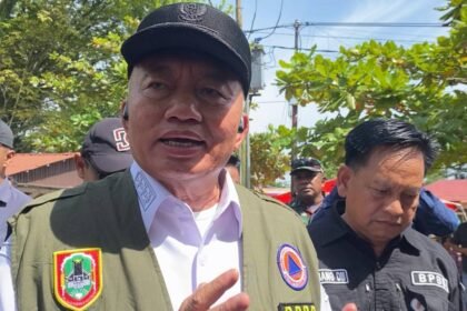 Tinjau Banjir Sungai Tabuk, Gubernur Kalsel Serahkan Bantuan dan Sambut Kunjungan Wapres