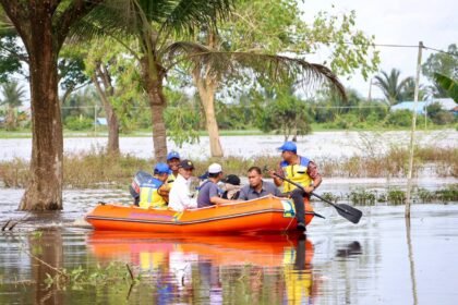 Menteri PU Tinjau Banjir Sungai Tabuk, Dorong Percepatan Bendungan Riam Kiwa
