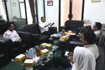 BPBD Kalsel Bahas Strategi Penanganan Banjir Rob Bersama DPRD Kotabaru