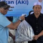 Dislautkan Kalsel Salurkan Bantuan Bahan Pangan Kepada Warga Desa Paku Alam 