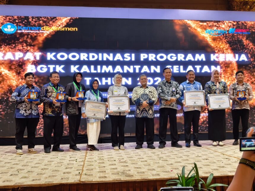 Di Bawah Kepemimpinan Gubernur Muhidin, Kalsel Sabet 4 Penghargaan Pendidikan