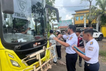 Dishub Kalsel Lakukan Ramp Check Terhadap Angkutan Umum Antar Kabupaten/Kota di Terminal Tipe B Banjarmasin