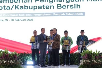 Gubernur Kalsel H. Muhidin Raih Penghargaan Nasional Pembina Terbaik Pengelolaan Sampah Tahun 2026