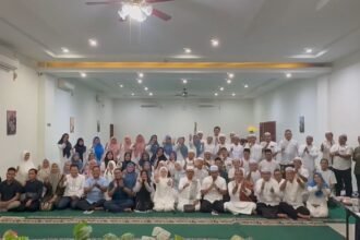 Kadisdikbud Kalsel Tegaskan Prinsip “No One Left Behind” dalam Safari Ramadan di Balangan