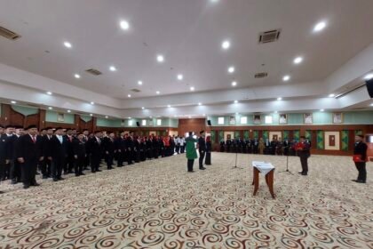 Pemprov Kalsel Lantik 116 Pejabat Fungsional dan Serahkan SK CPNS STTD 2025