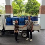 DLH Kalsel Salurkan 2.000 Ember dan Tong Sampah, Dorong Pemilahan dari Rumah Tangga