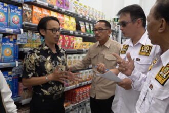 Komisi II dan III DPRD Kotabaru Sidak Kelangkaan Susu UHT Putih di sejumlah Minimarket