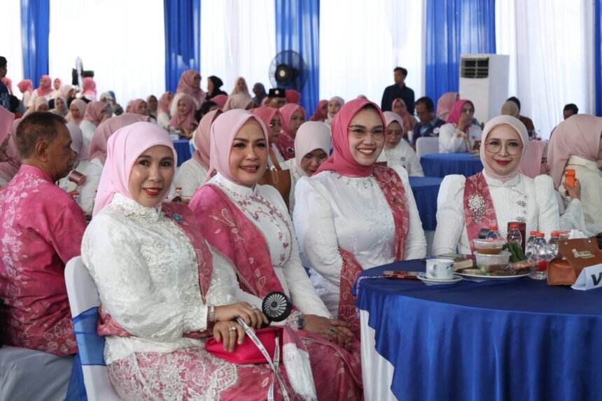Ketua TP PKK Tanah Bumbu Andi Irmayani Rudi Latif Tekankan Peran Perempuan Dalam Mendukung Pembangunan Daerah