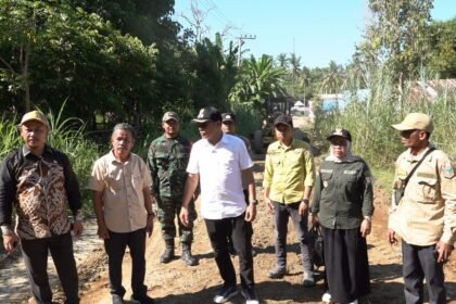 Tinjau Ruas Jalan, Wakil Bupati Perbaikan Bertahap Diprioritaskan