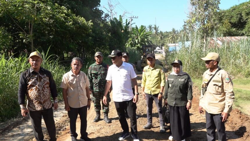 Tinjau Ruas Jalan, Wakil Bupati Perbaikan Bertahap Diprioritaskan