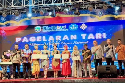 Peringati Hari Tari Dunia, Pemkab Kotabaru Laksanakan Pegelaran Tari Lokal