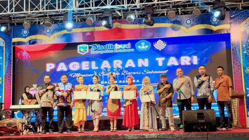 Peringati Hari Tari Dunia, Pemkab Kotabaru Laksanakan Pegelaran Tari Lokal