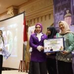 Pemprov Kalsel Dorong Ketahanan Pangan Keluarga, Posyandu Terima Bantuan Bibit Tanaman Obat dan Sayuran