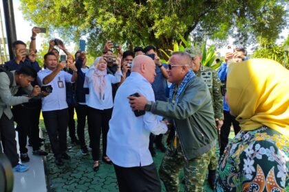 Gubernur Kalsel Sambut Wakasad dan Wamenkop di Bandara Syamsudin Noor