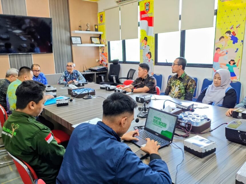 DLH Kalsel Gandeng Organisasi Kepemudaan Perkuat Pengelolaan Sampah
