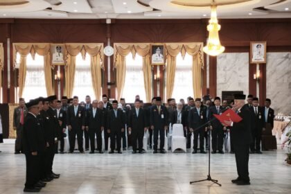 Gubernur Muhidin Lantik Pengurus BAZNAS Kalsel, Tekankan Penyaluran Zakat Tepat Sasaran