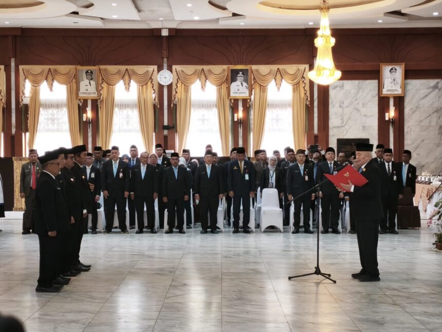 Gubernur Muhidin Lantik Pengurus BAZNAS Kalsel, Tekankan Penyaluran Zakat Tepat Sasaran