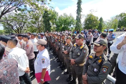 Satpol PP dan Damkar Kalsel Backup Pengamanan Aksi Unjuk Rasa LSM Sakutu