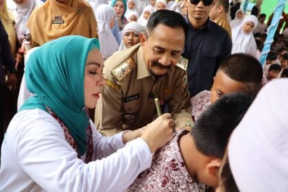Tanamkan Pola Hidup Sehat Sejak Dini, Pemprov Kalsel Gencarkan Edukasi B2SA di Sekolah