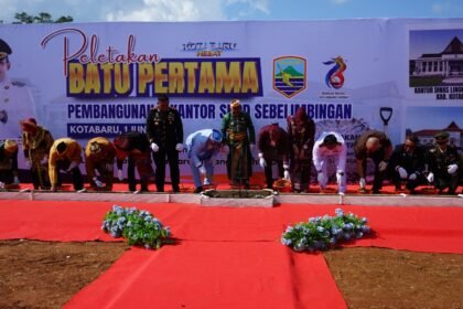 Bupati Kotabaru Letakkan Batu Pertama Pembangunan Empat Kantor SKPD di Sebelimbingan